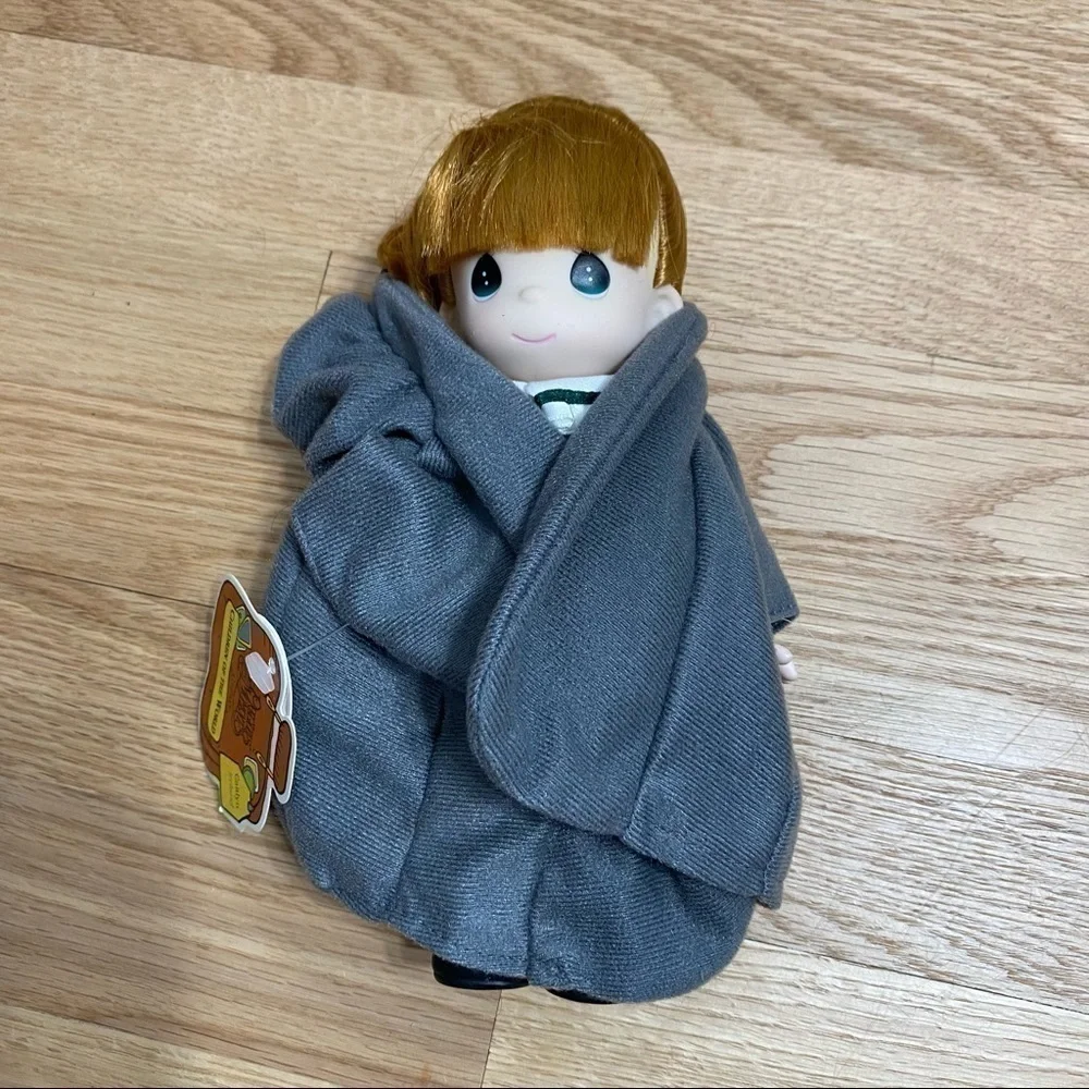 Precious Moments Children of the World Caitlyn of Ireland Doll NWT Green